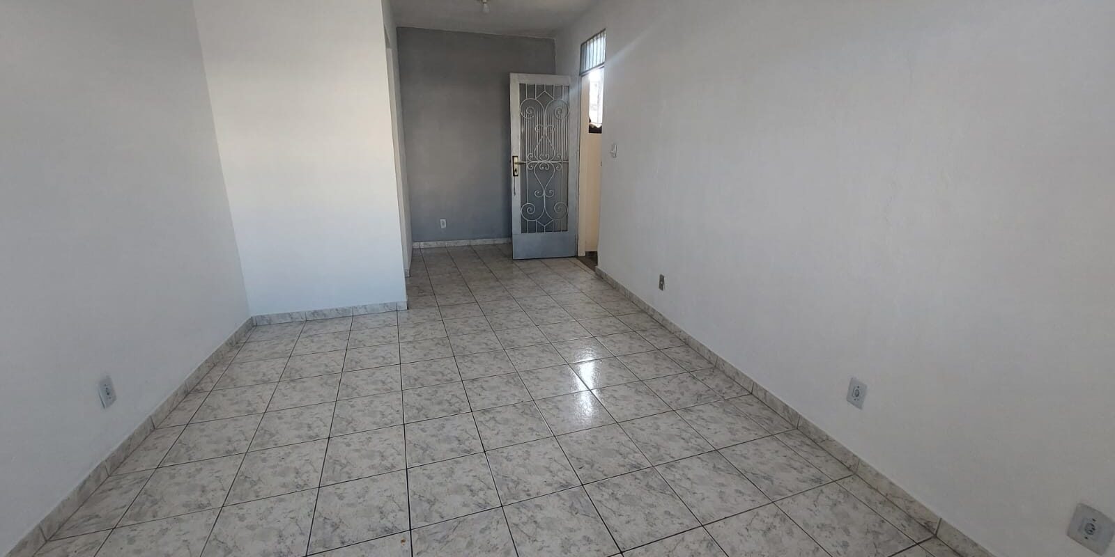 Sobrado com 90 m² 02 quartos á venda no Rocha São Gonçalo/RJ.