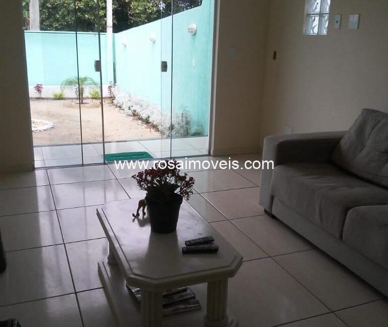 d757e18e-c569-44a3-a8cc-1adb92cdd0c5-768x800