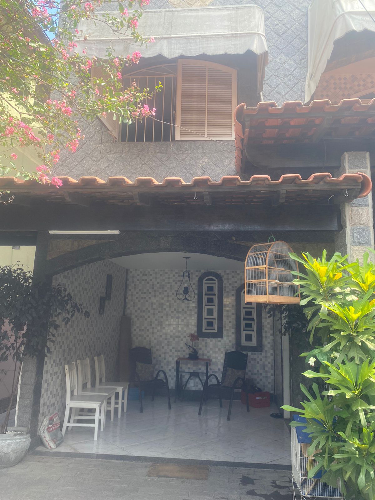 Casa à venda com Lazer Completo no Condomínio Recanto das Mangueiras! (4 Quartos, 4 Banheiros)