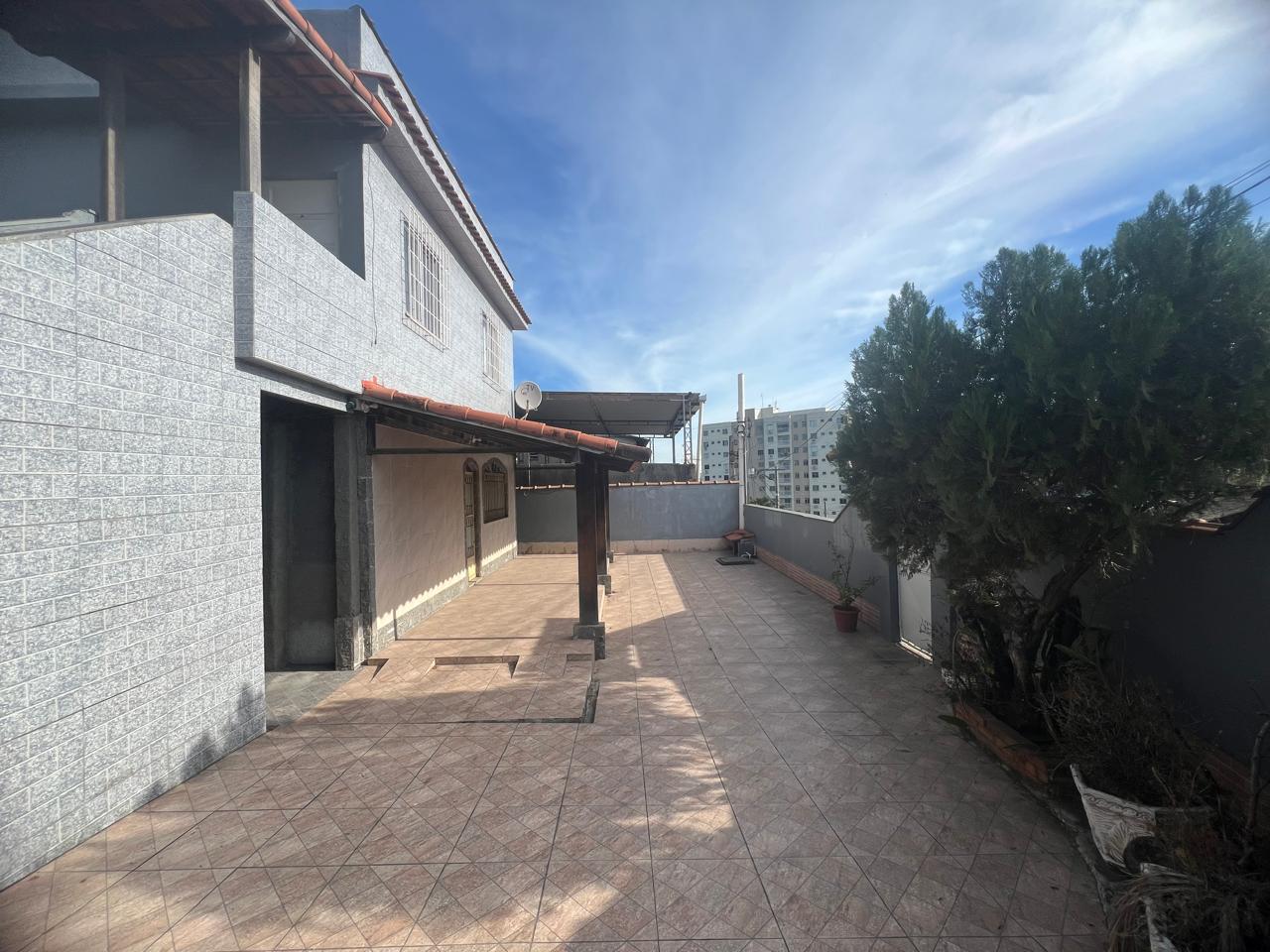 Casa à venda 02 quartos Aconchegante e Espaçosa com Quintal em Neves São Gonçalo/RJ