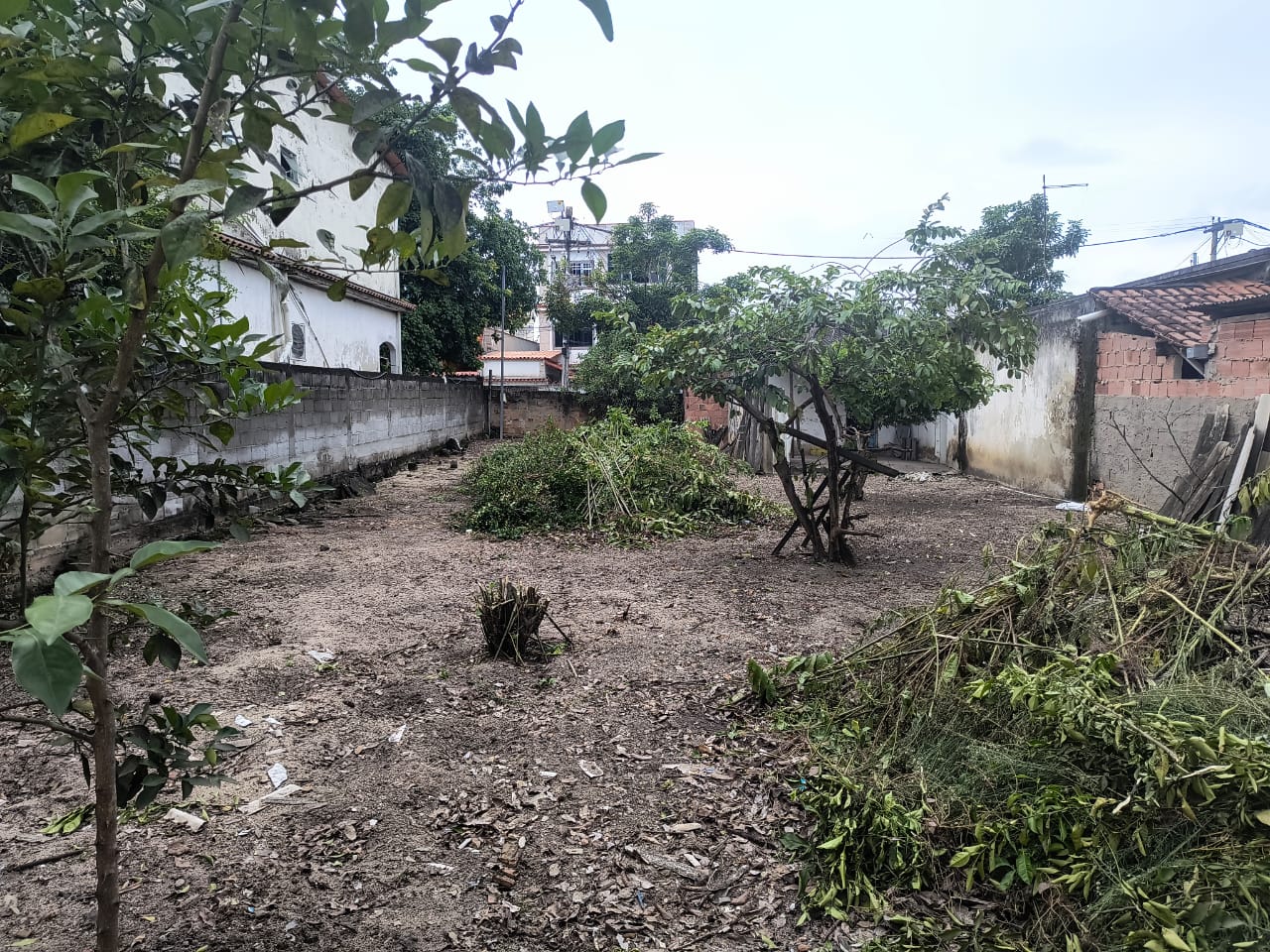 OPORTUNIDADE ÚNICA em Pacheco, São Gonçalo! Terreno 360m² na Melhor Localização!