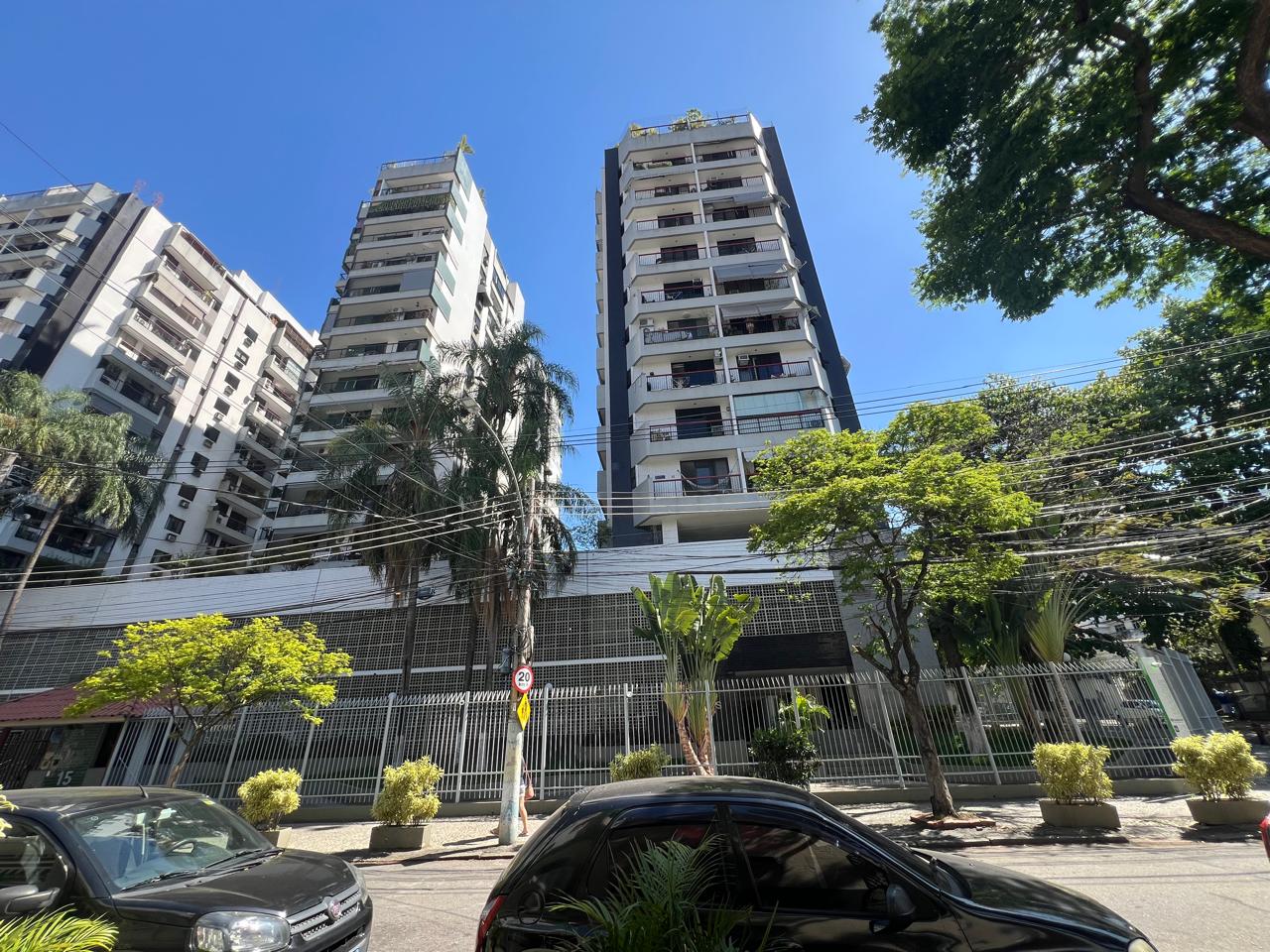 COBERTURA DUPLEX NO CONDOMÍNIO GARDEN PARK – GRAJAÚ! Lazer de Clube e Vista Livre!