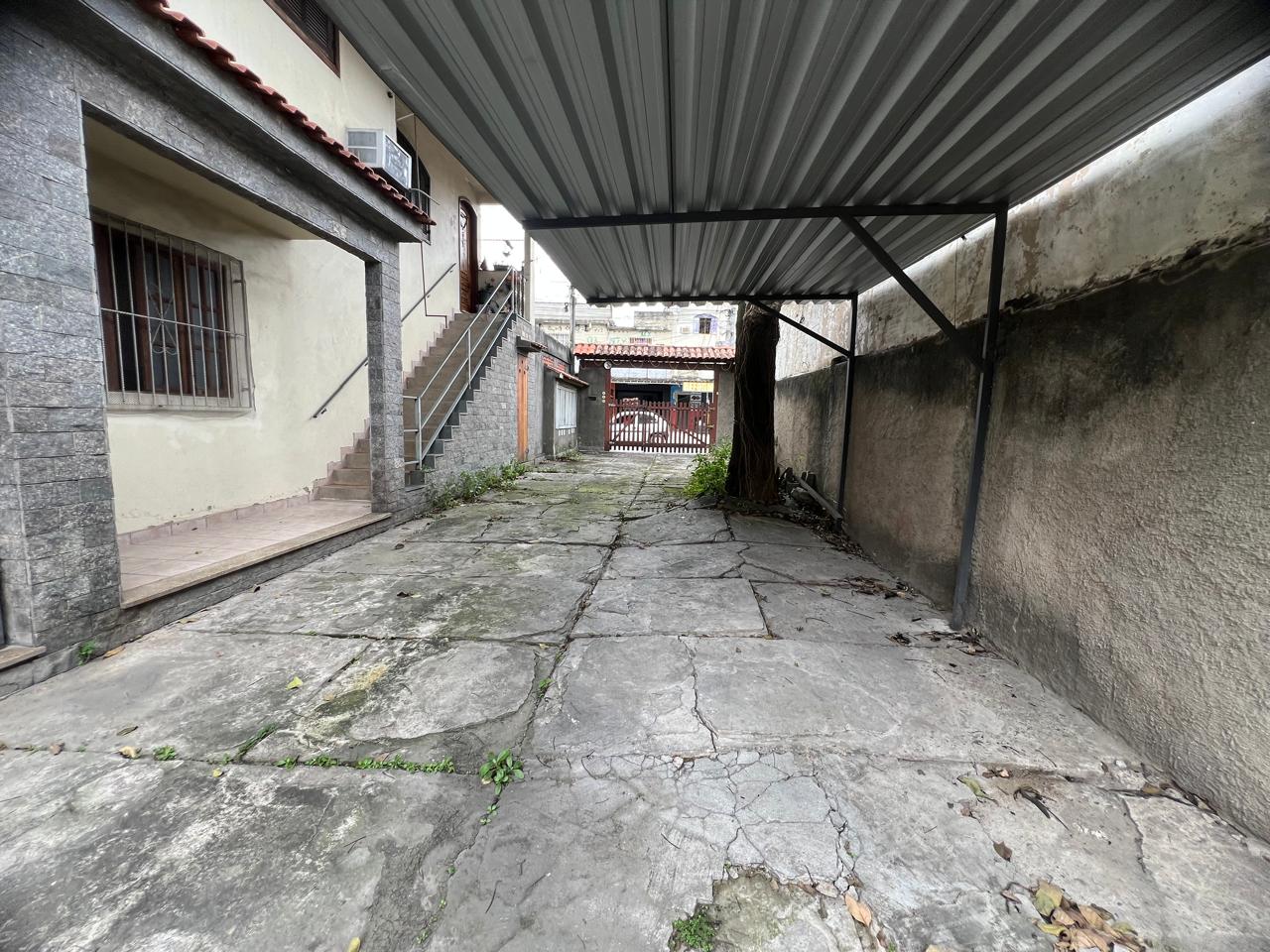 Casa à venda com 3 Quartos e Cozinha Planejada em Condomínio Raul Veiga São Gonçalo/RJ.