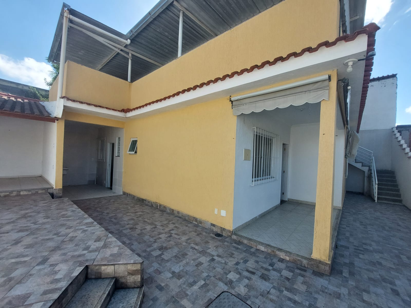 Alugo Casa independente 03 quartos 200 m² Raul Veiga São Gonçalo/RJ.
