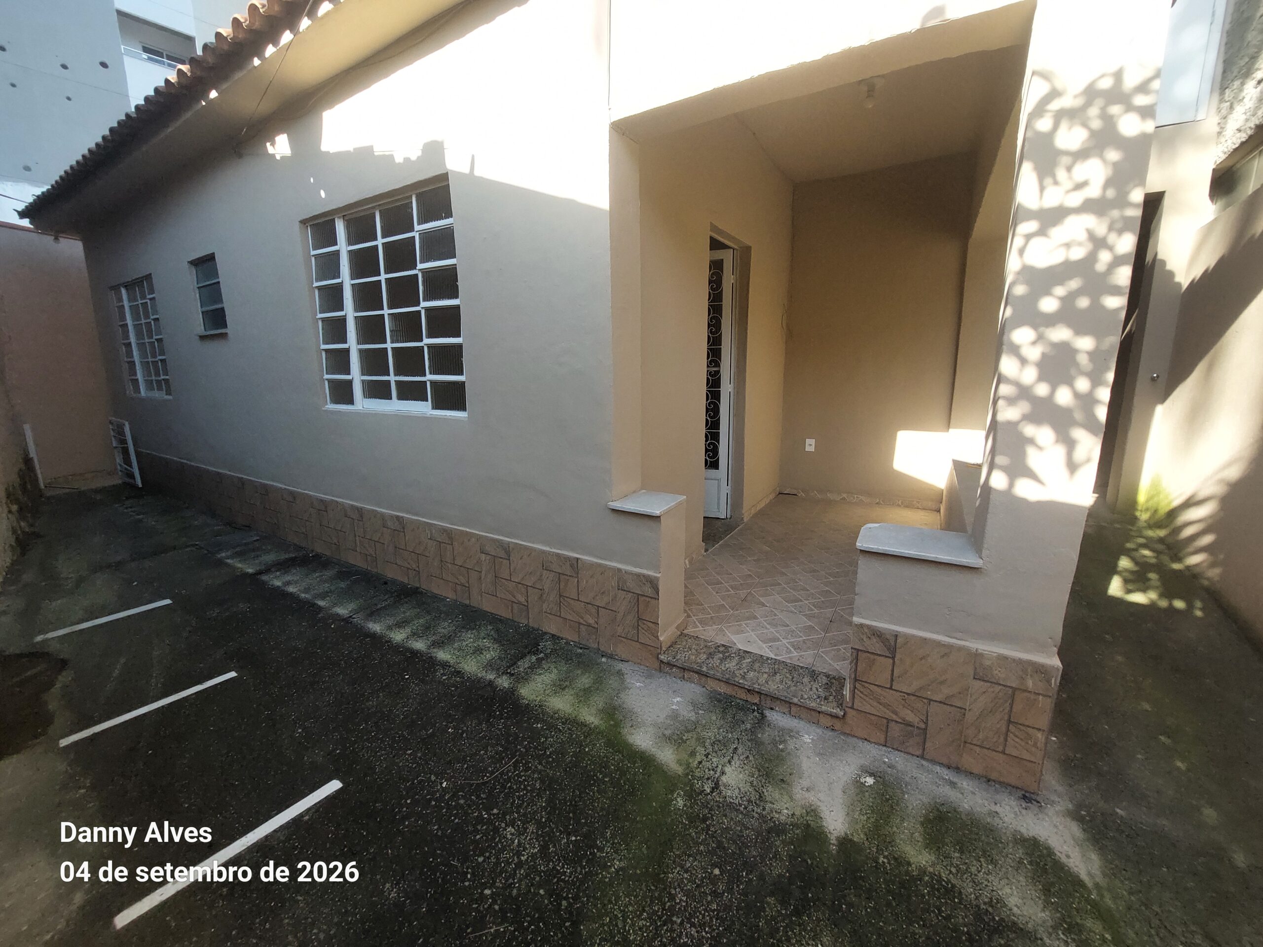 Casa à venda Independente 2 Qts  Varanda, espaço para seu Pet Colubandê São Gonçalo/RJ.