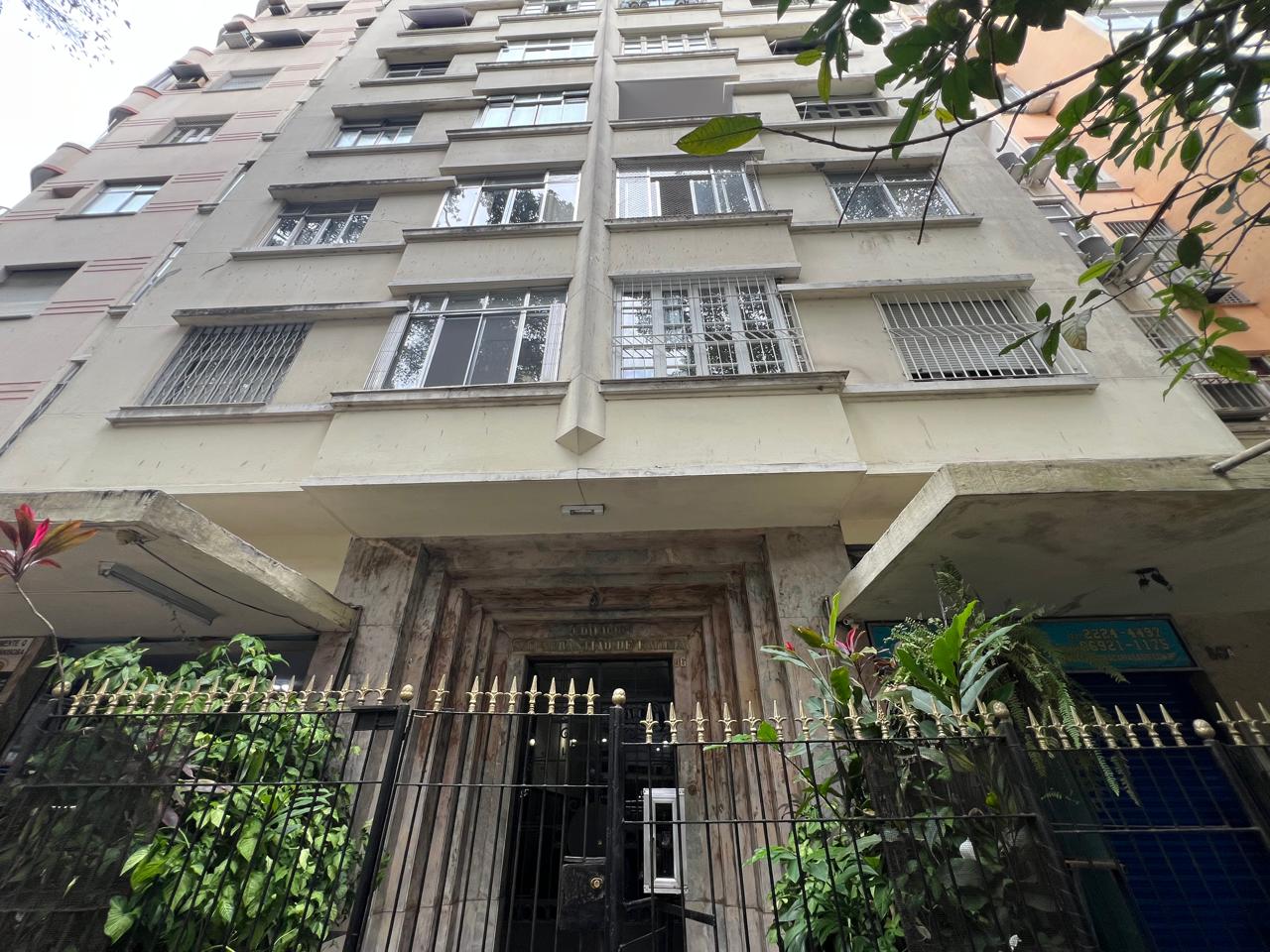 Apartamento à venda Amplo de 105 m² com 3 Quartos e Dependência Completa – Bairro de Fatima/RJ.
